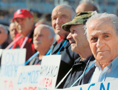 Χιλιάδες συνταξιούχοι έχασαν την έκπτωση φόρου τον Αύγουστο